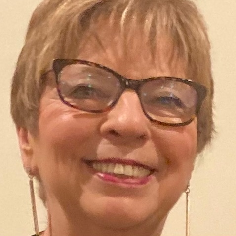 Estrellitta Anne Mueller (Gigi)